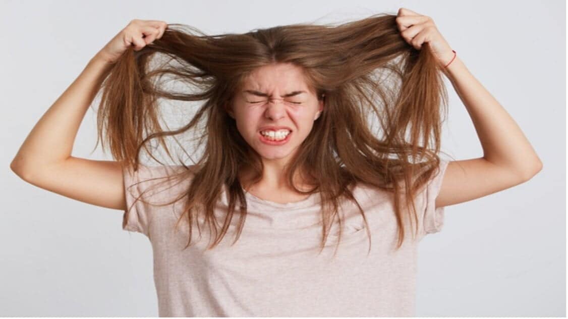 8 أشياء يحاول شعرك بشدة أن يخبرك بها عن صحتك